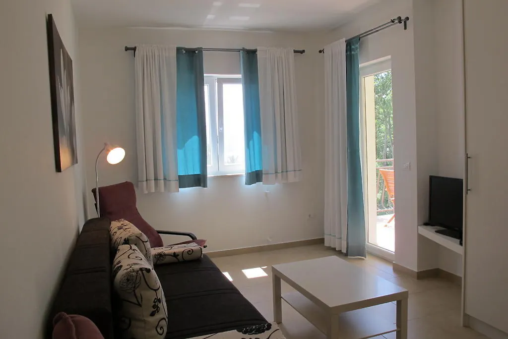 Apartments Sandra Brseč 0*,